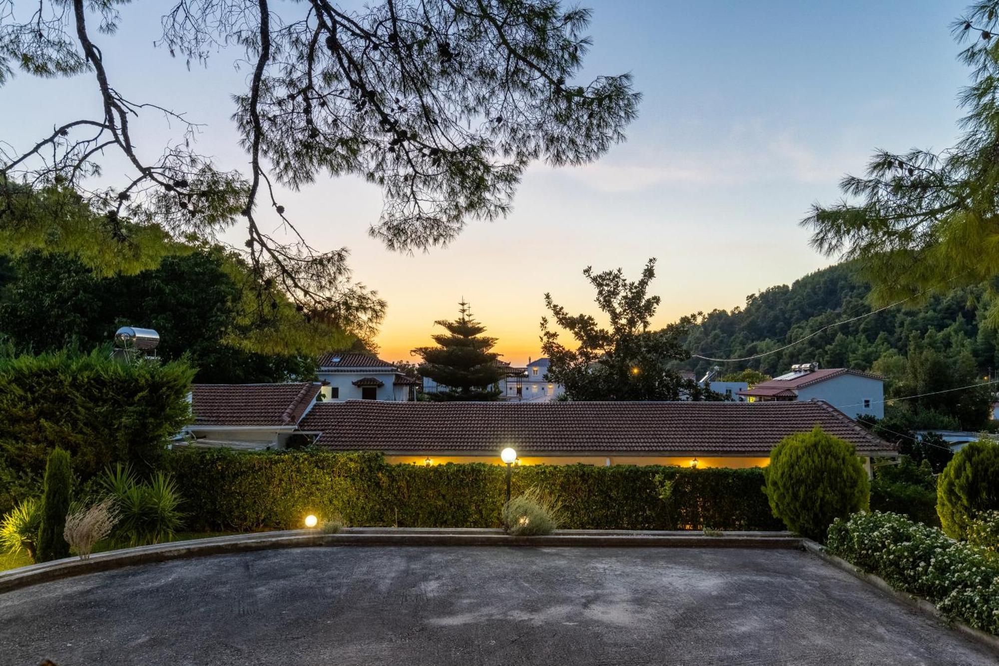 Skopelos Country House Diamantis & Chrisi Agnontas Exterior photo